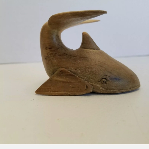 Hand Carved Wood Wooden Shark Whale Two Tone Figurine Statue 3.25" Decor - Picture 2 of 9